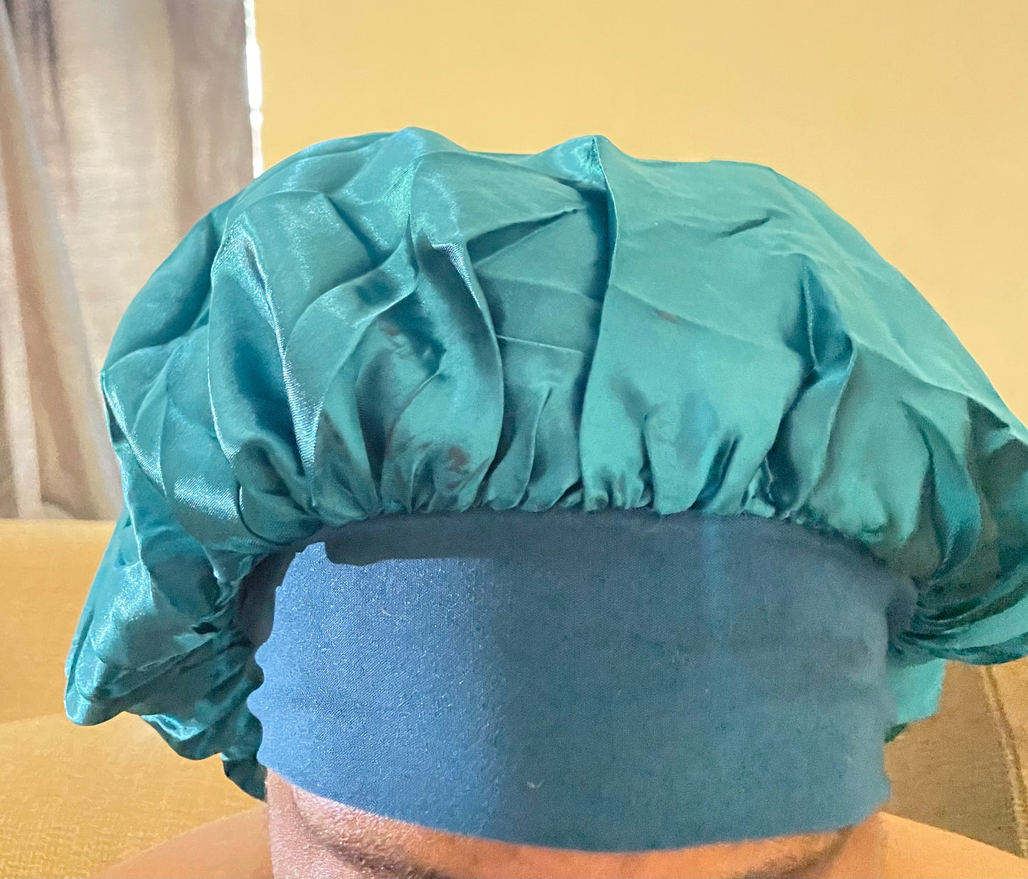Accessories hair, bonnets plane