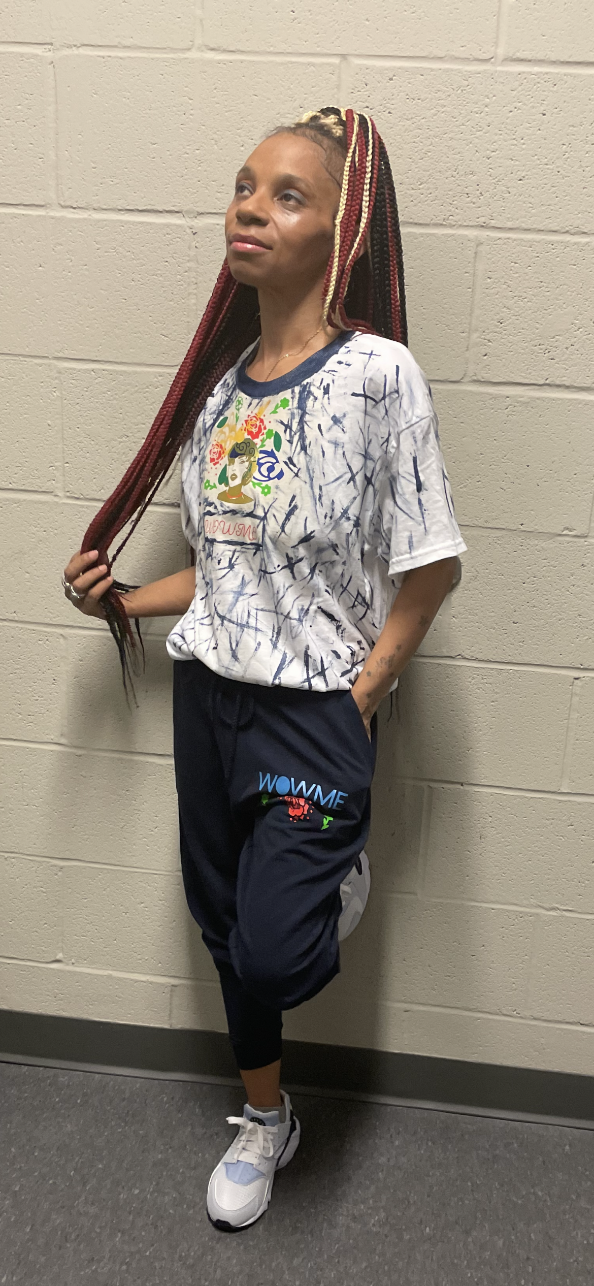 Short sleeve shirt or long sleeve and sweatpants