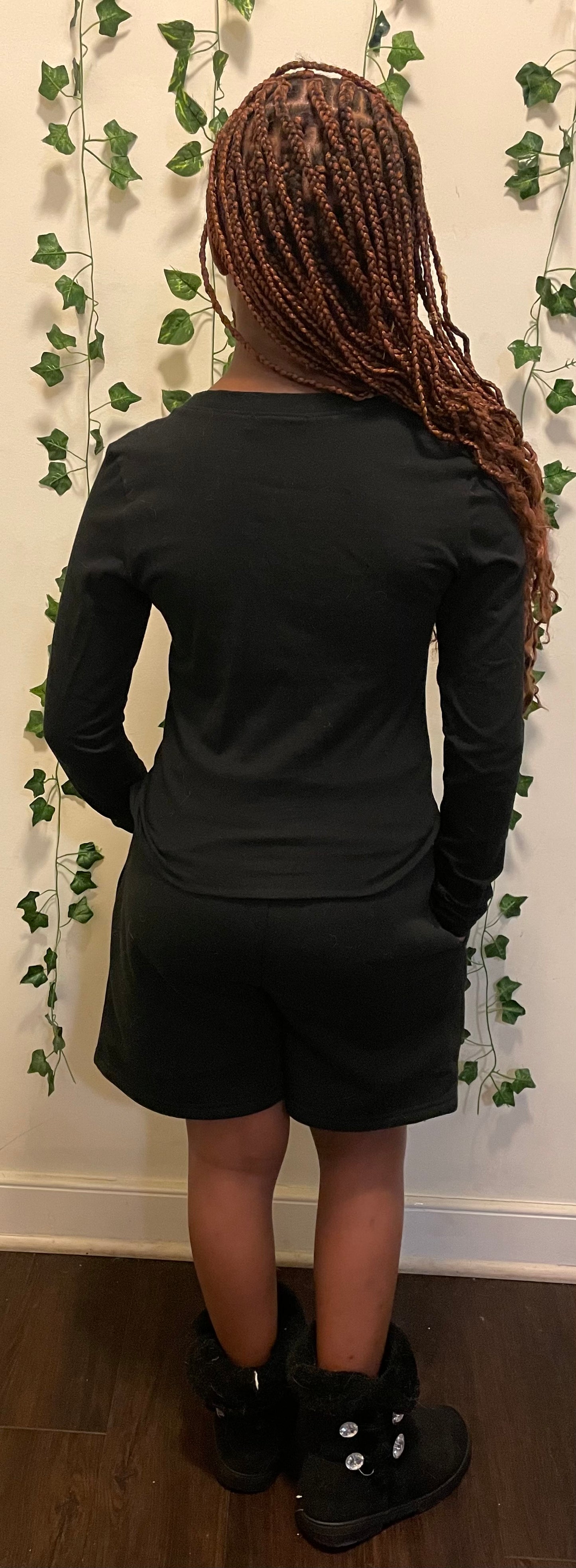 SOLID COLOR FLEECE SWEAT SHORTS